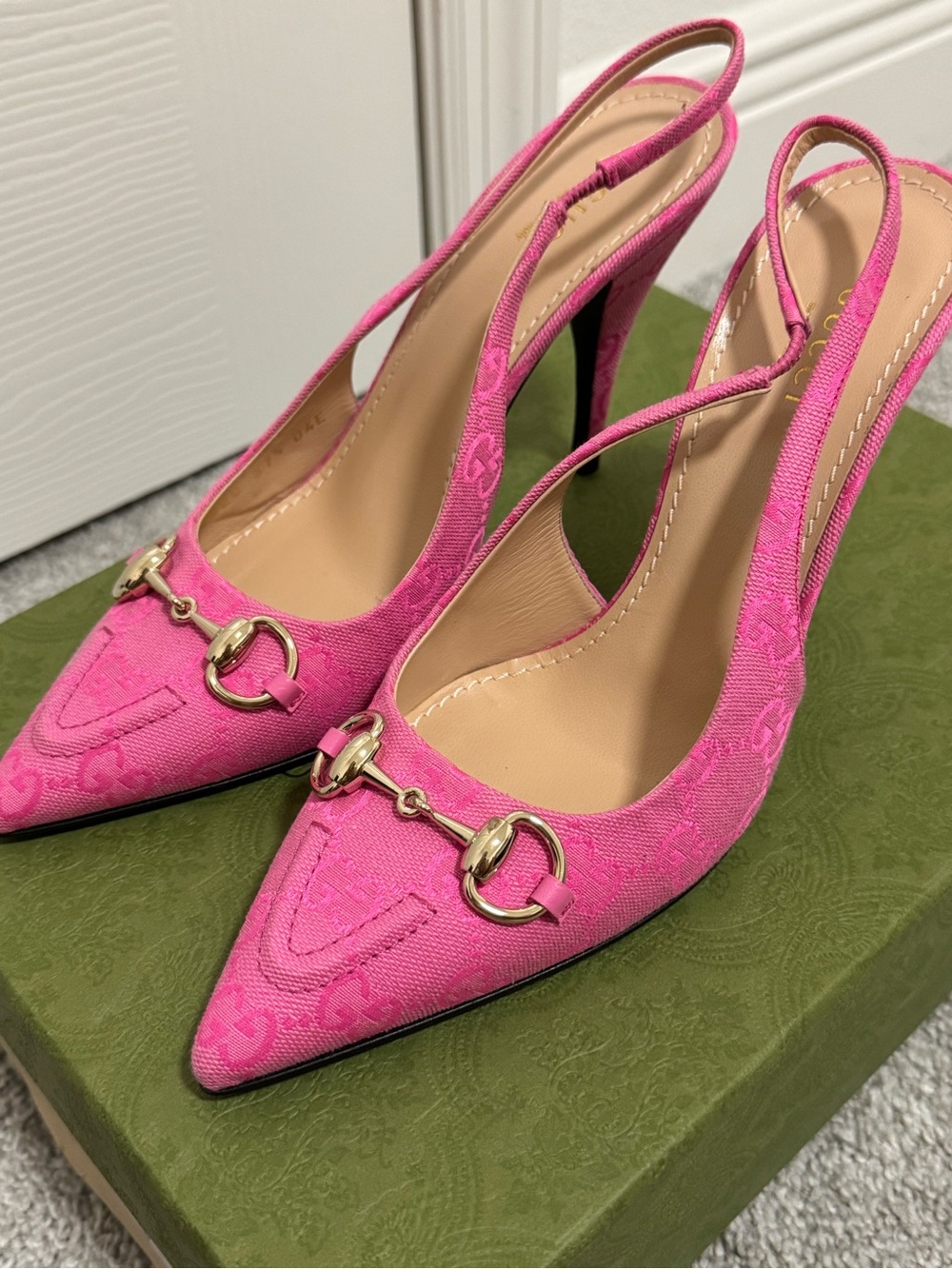 Gucci Hot Pink Horsebit Slingback Pointed-Toe Heels. - Picture 4 of 13